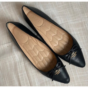 Coach Annabel Black Leather Pointed Toe Ballet Flats Womens Size 9.5 w Bow Logo